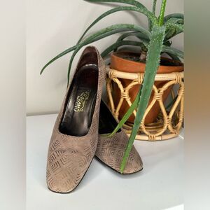 Vtg Salvatore Ferragamo Block Heel Pumps Geometric Embossed Suede Italy Made 9